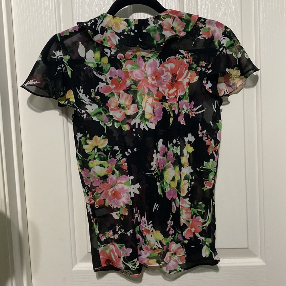 Chaps floral ruffles blouse size M. - Picture 4 of 5